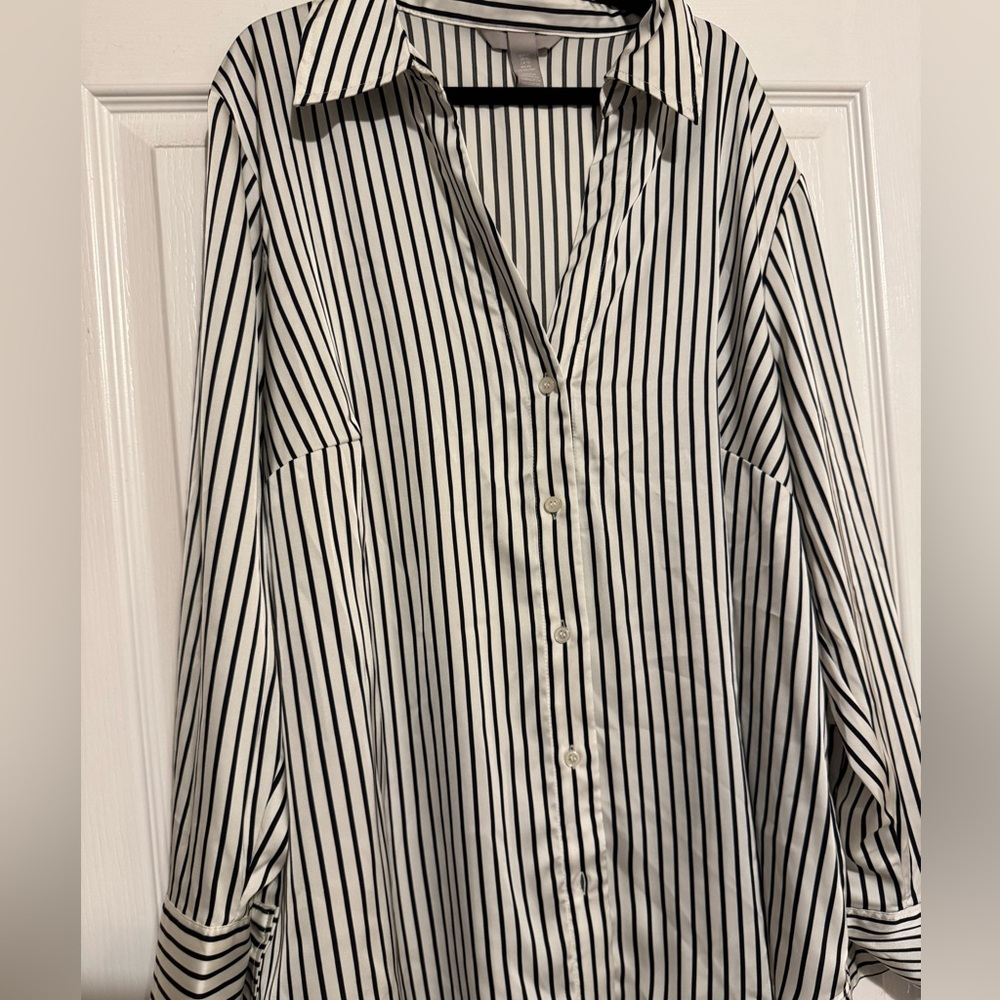 H&M XL Satin Striped Black and White Top